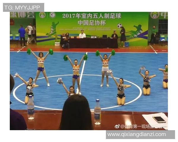 足球球星与女星短袖时尚碰撞 引领潮流新风尚